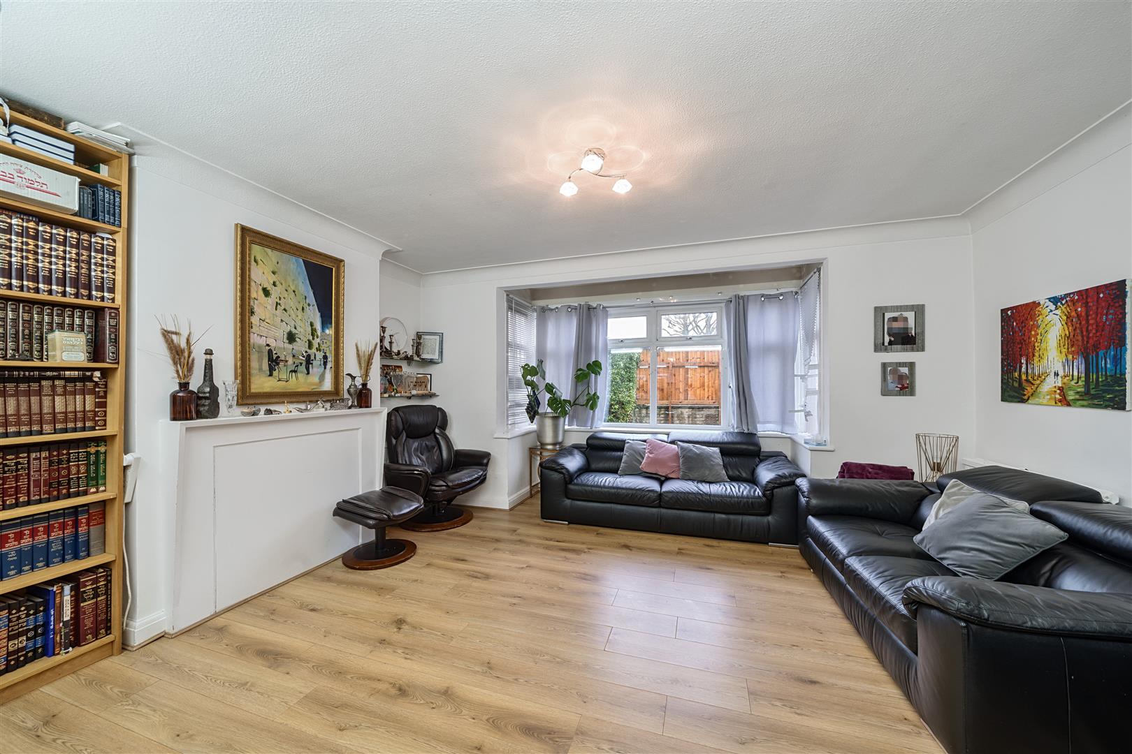 Edgwarebury Gardens, Edgware Taylor Hawkins